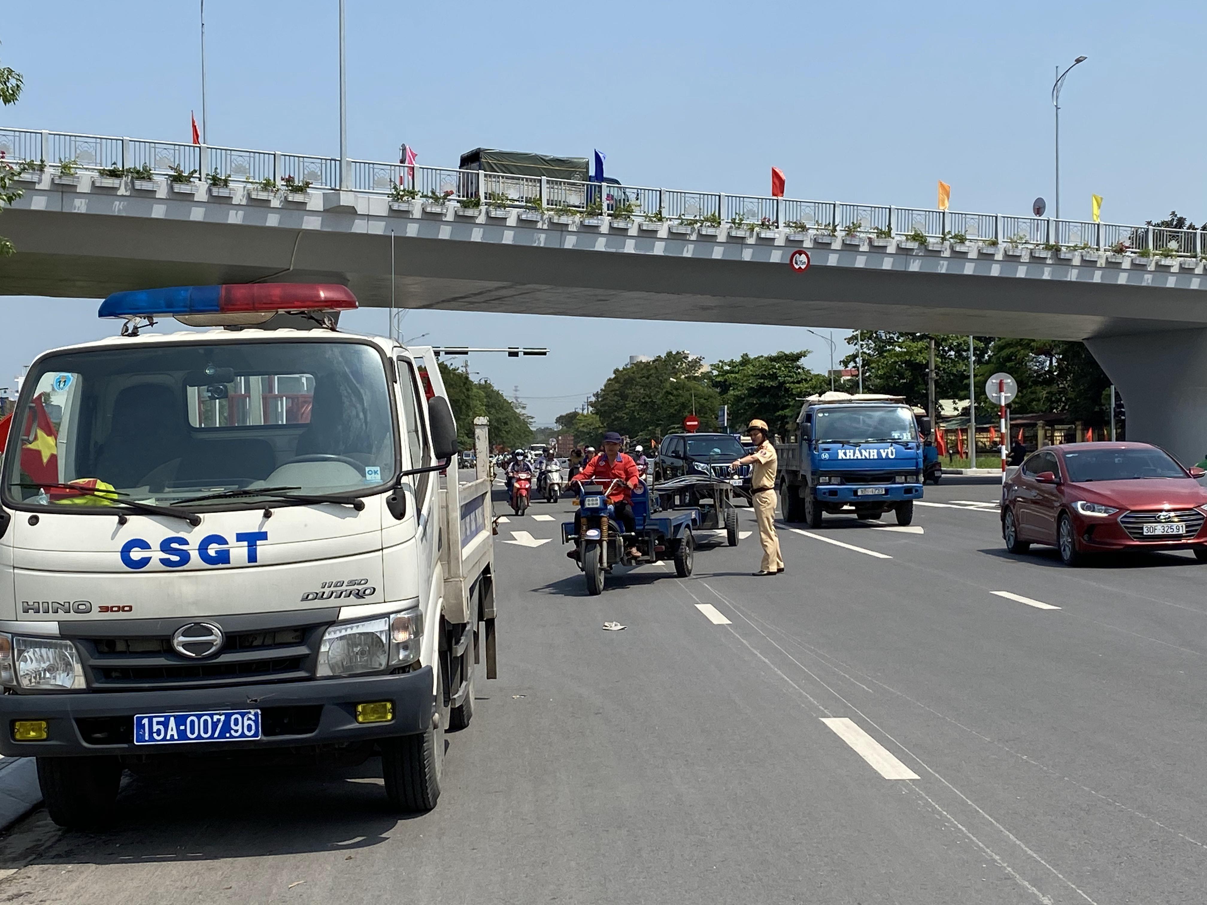 Xử lý phương tiện chở hàng cồng kềnh, xe tự chế hoạt động  trái phép